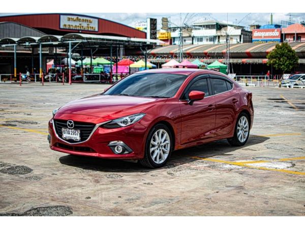 ปี : 2015/2017 Mazda Mazda3 2.0C เบนซินเกียร์ออโต สีแดง